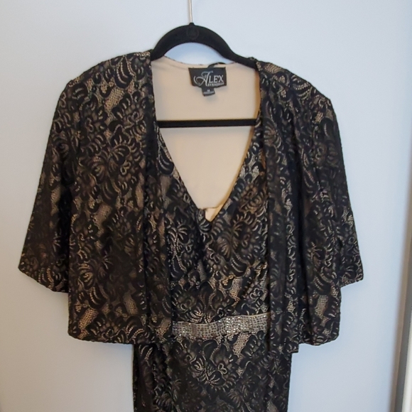 Dress - Picture 1 of 7